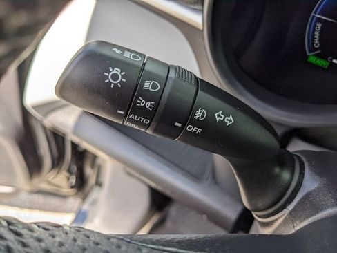 Used 2025 Toyota Sienna XSE w/ XSE Plus Package FWD image 32