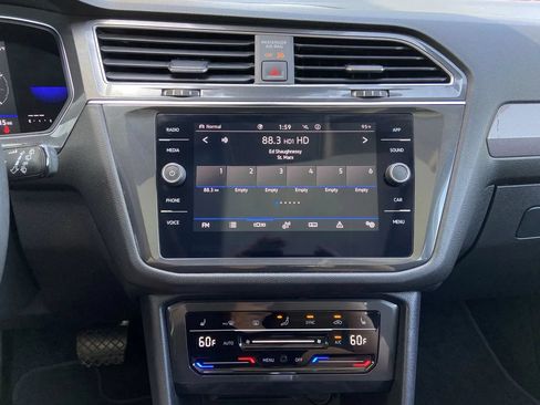 Used 2023 Volkswagen Tiguan SE w/ Panoramic Sunroof Package AWD/4WD image 20