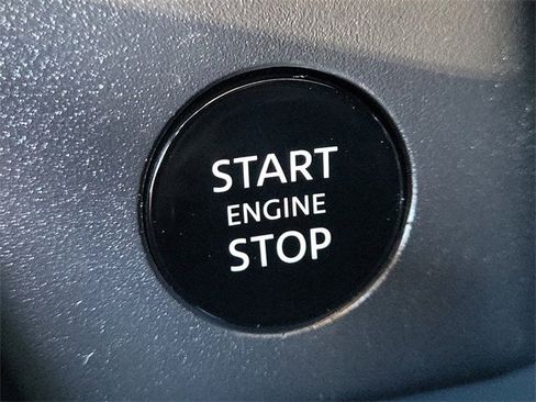 Certified 2025 Nissan Rogue SV image 19