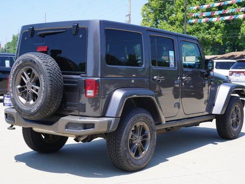 Used 2017 Jeep Wrangler Unlimited Sahara AWD/4WD image 3
