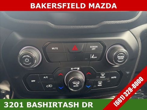 Used 2022 Jeep Renegade Latitude image 24