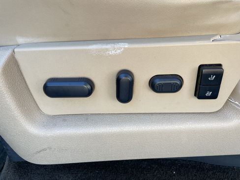 Used 2011 Ford F150 Lariat w/ Lariat Chrome Pkg AWD/4WD image 11