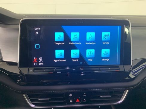 Used 2025 Volkswagen Atlas Cross Sport SE image 26