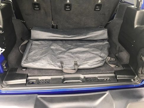 Used 2018 Jeep Wrangler Unlimited Sport S AWD/4WD image 36