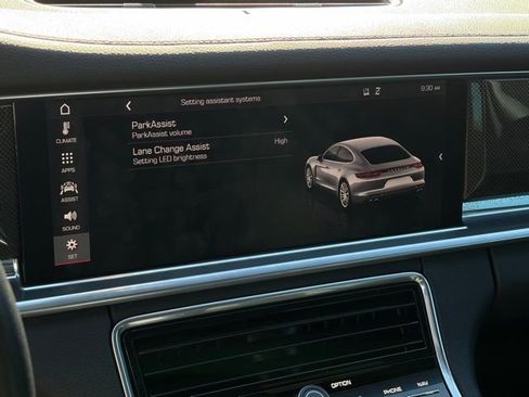 Used 2018 Porsche Panamera 4S image 18