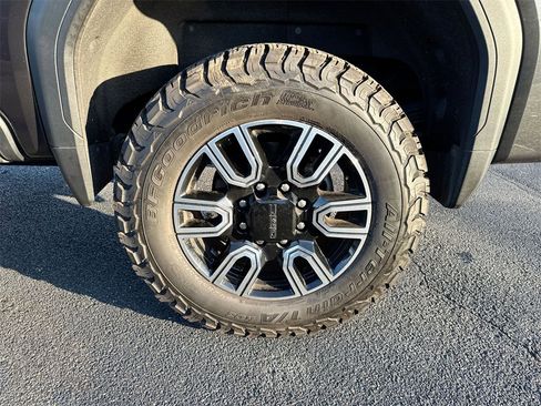 Used 2020 GMC Sierra 2500 AT4 w/ AT4 Premium Package image 27