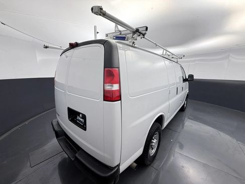 Used 2018 Chevrolet Express 3500 RWD image 7