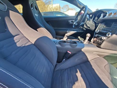 Used 2017 Ford Mustang GT w/ GT Performance Package image 4