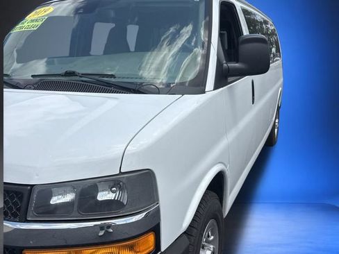 Used 2019 Chevrolet Express 3500 LT w/ LT Preferred Equipment Group RWD image 2