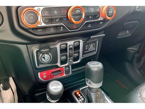 Used 2021 Jeep Gladiator Mojave AWD/4WD image 34