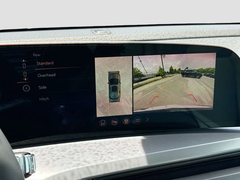 New 2026 Cadillac Vistiq Luxury image 13