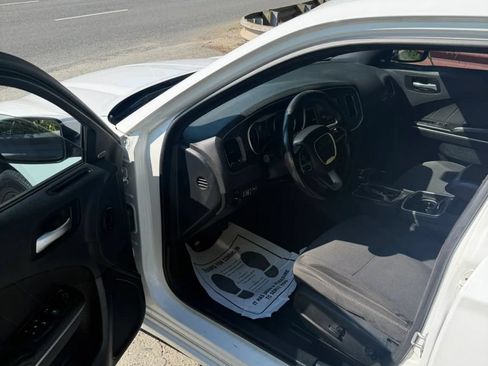 Used 2017 Dodge Charger SXT RWD image 15