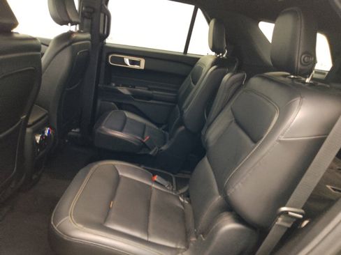 Used 2020 Ford Explorer XLT w/ Equipment Group 202A image 18