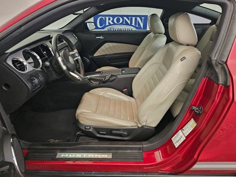 Used 2012 Ford Mustang Premium RWD image 4