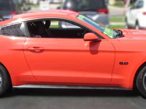 Used 2015 Ford Mustang Coupe w/ Equipment Group 051A RWD image 3