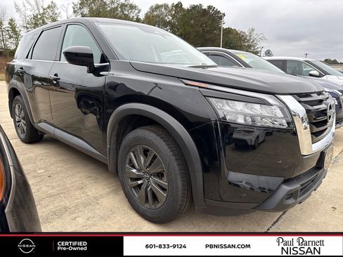 Certified 2023 Nissan Pathfinder S image 4