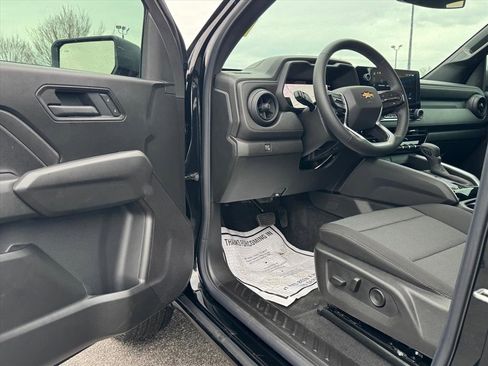 Used 2026 Chevrolet Colorado W/T w/ WT Convenience Package II image 13
