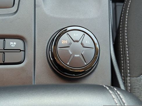 Used 2025 Ford Ranger XLT w/ Chrome Accent Package image 24