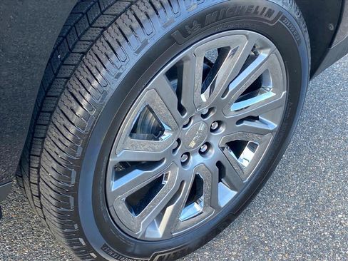 Used 2021 GMC Yukon XL Denali w/ LPO, Illumination Package image 30