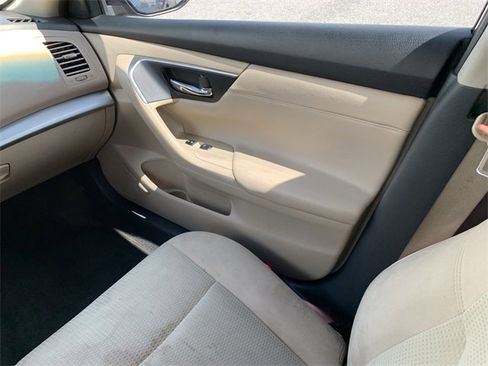 Used 2015 Nissan Altima 2.5 SV w/ Convenience Package image 18