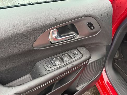 New 2026 Chrysler Pacifica Select image 11
