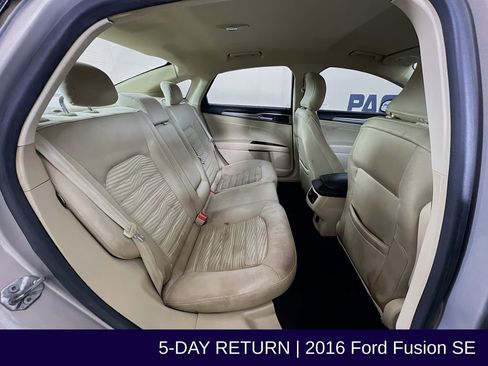 Used 2016 Ford Fusion SE image 29