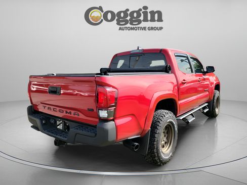 Used 2021 Toyota Tacoma SR5 RWD image 3