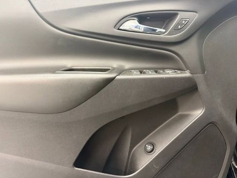 Used 2020 Chevrolet Equinox LT image 10