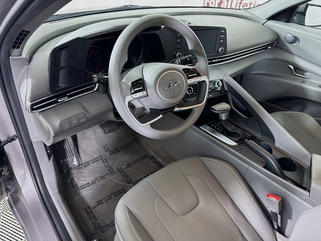 Certified 2023 Hyundai Elantra SEL w/ Cargo Package FWD image 17