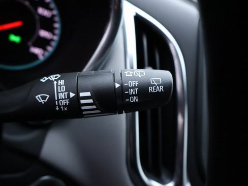 Used 2024 Chevrolet Equinox LS image 43