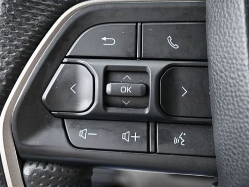 Used 2024 Toyota Tacoma TRD Off-Road AWD/4WD image 20