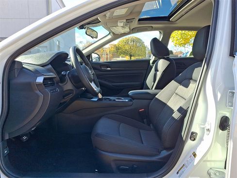 New 2025 Nissan Altima 2.5 SV w/ SV Special Edition Package image 9