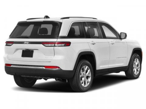 Used 2023 Jeep Grand Cherokee Limited w/ Luxury Tech Group II AWD/4WD image 2
