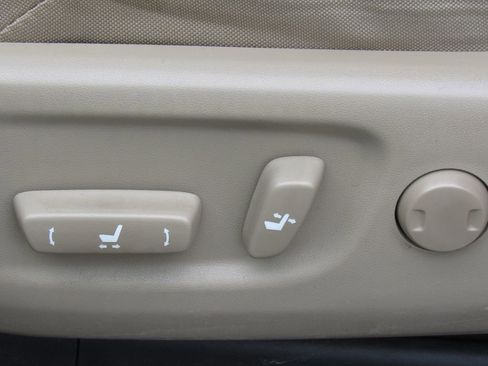 Used 2015 Toyota 4Runner SR5 image 9