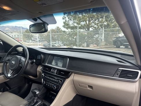 Used 2018 Kia Optima EX image 31