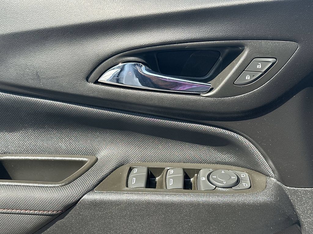 Used 2023 Chevrolet Equinox RS w/ RS Leather Package FWD image 31