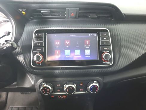 Used 2021 Nissan Kicks S image 12