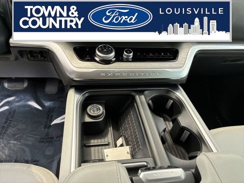 Used 2025 Ford Expedition Max Platinum w/ Driver's Package AWD/4WD image 19