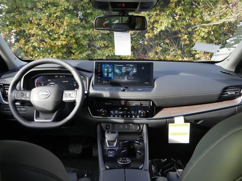 New 2026 Nissan Rogue Platinum w/ Platinum Premium Package image 9