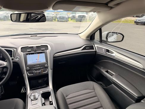 Used 2019 Ford Fusion SE FWD image 23