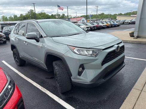 Used 2021 Toyota RAV4 XLE Premium AWD/4WD image 2