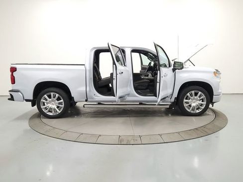 New 2026 Chevrolet Silverado 1500 High Country AWD/4WD image 16