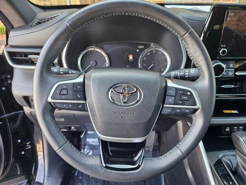 Used 2024 Toyota Highlander XSE image 41