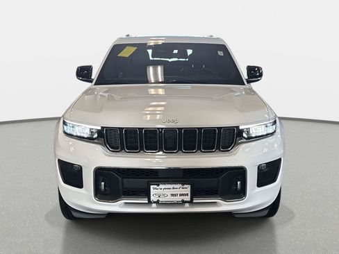 Used 2025 Jeep Grand Cherokee L Overland w/ Luxury Tech Group IV image 2