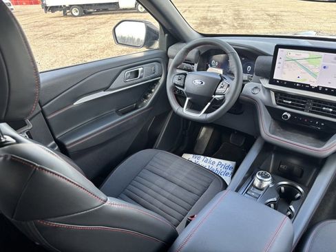 New 2026 Ford Explorer ST-Line w/ ST-Line Street Pack image 11