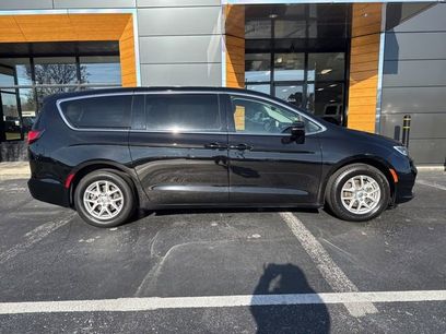 Used 2024 Chrysler Pacifica Touring-L