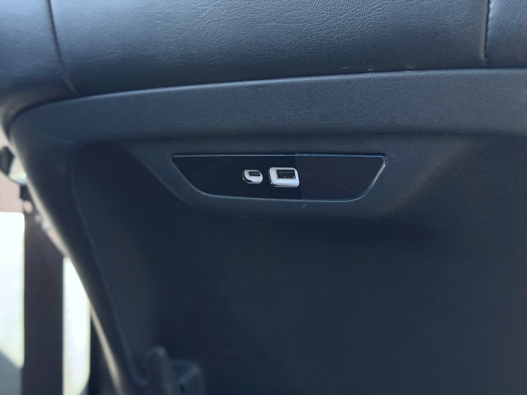 Certified 2025 Chrysler Pacifica Limited FWD image 32