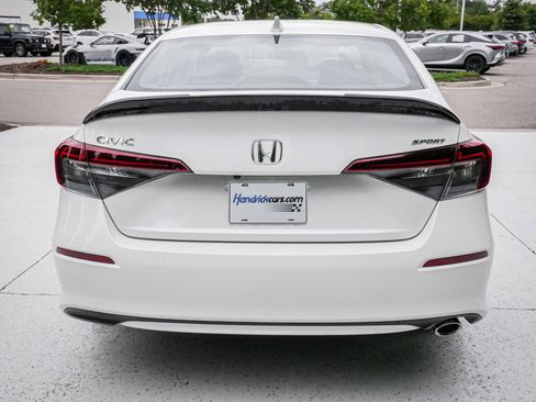 Used 2025 Honda Civic Sport image 10