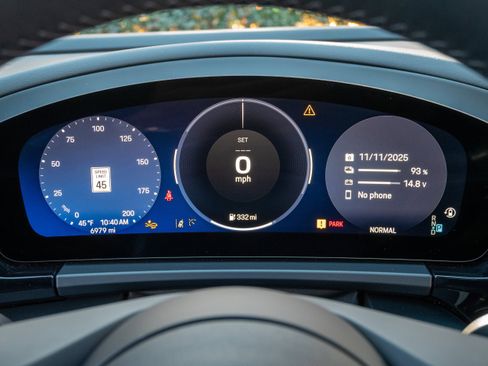 Used 2025 Porsche Macan Electric image 20