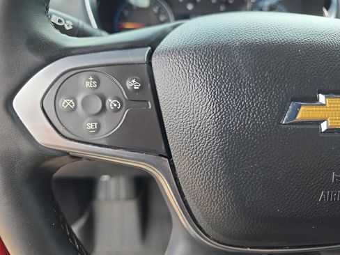 Used 2023 Chevrolet Traverse LT FWD image 18